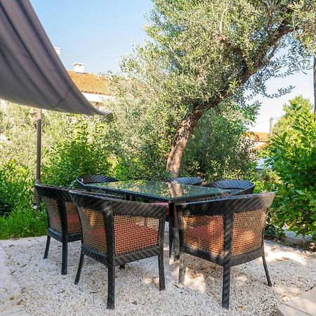 Awesome Apartment In Makarska With Wifi Екстериор снимка