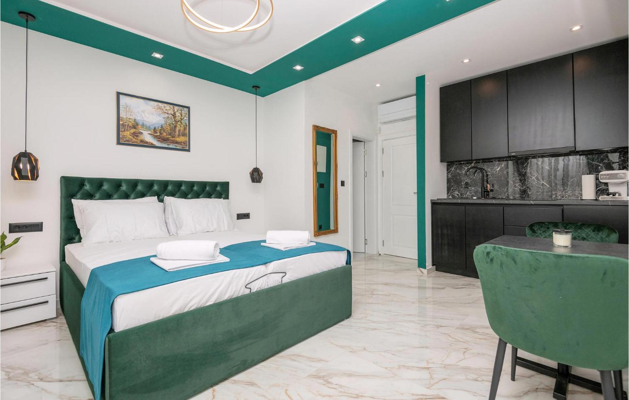 Awesome Apartment In Makarska With Wifi Екстериор снимка
