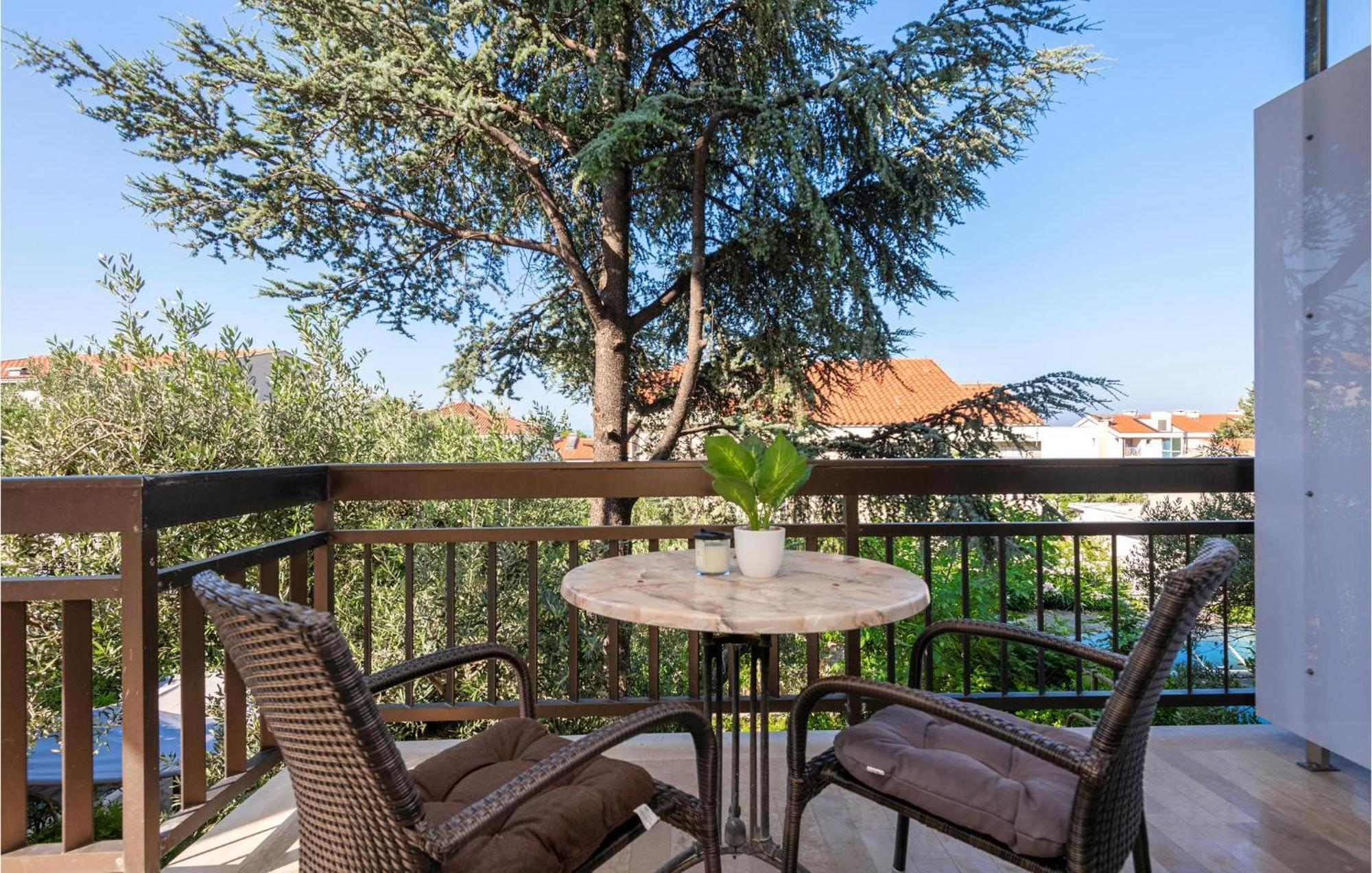 Awesome Apartment In Makarska With Wifi Екстериор снимка